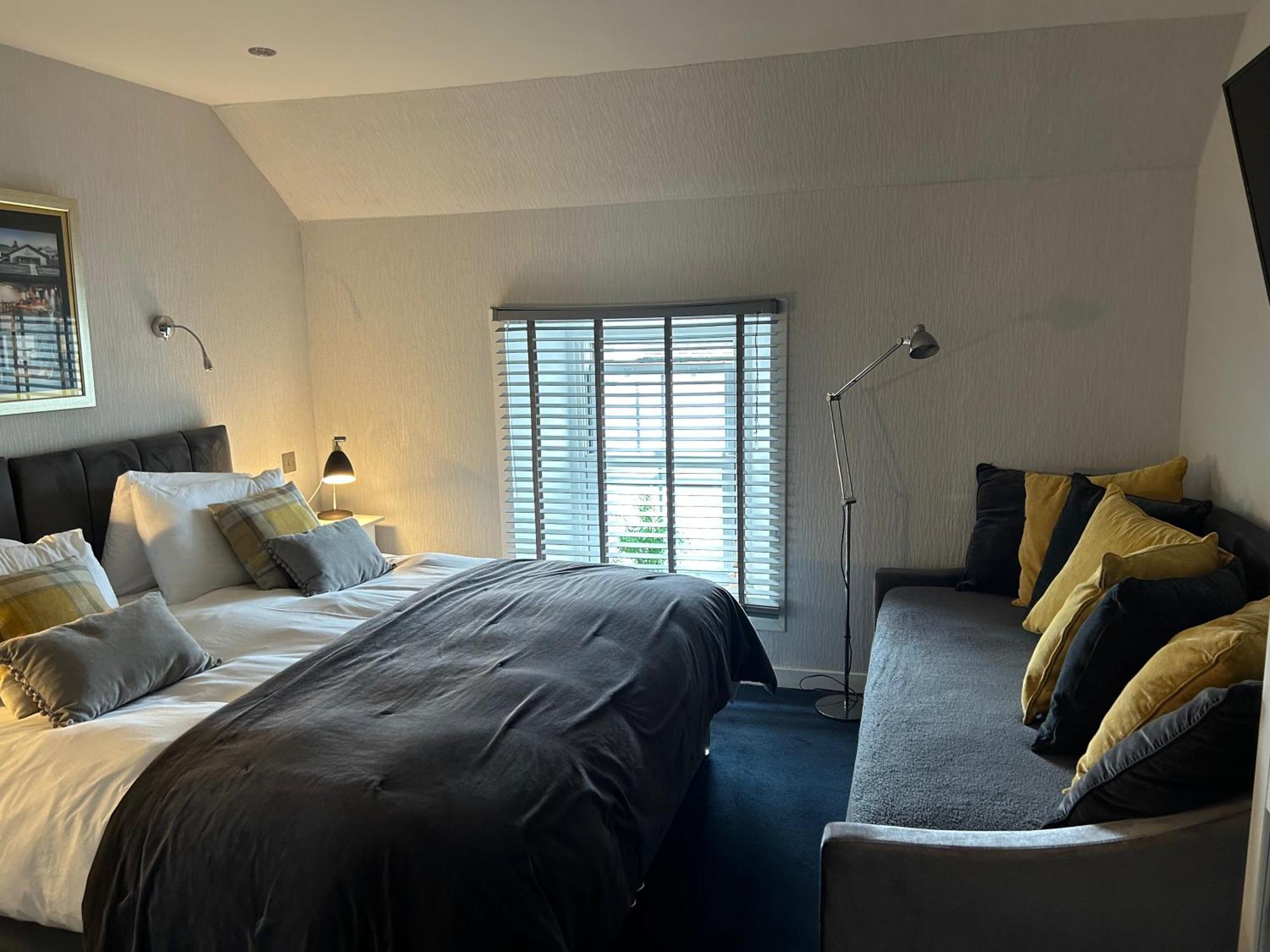 Lochindaal Hotel Port Charlotte Eksteriør billede