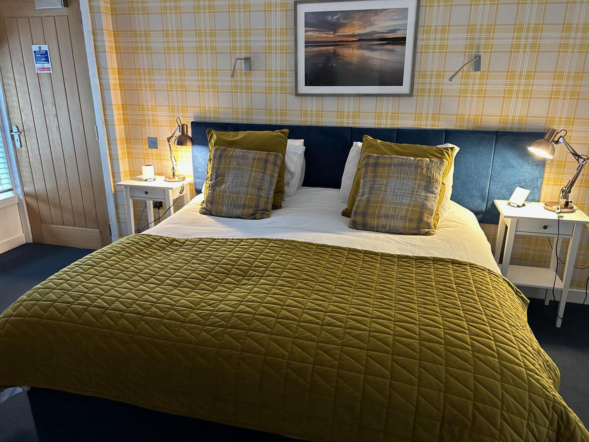 Lochindaal Hotel Port Charlotte Eksteriør billede