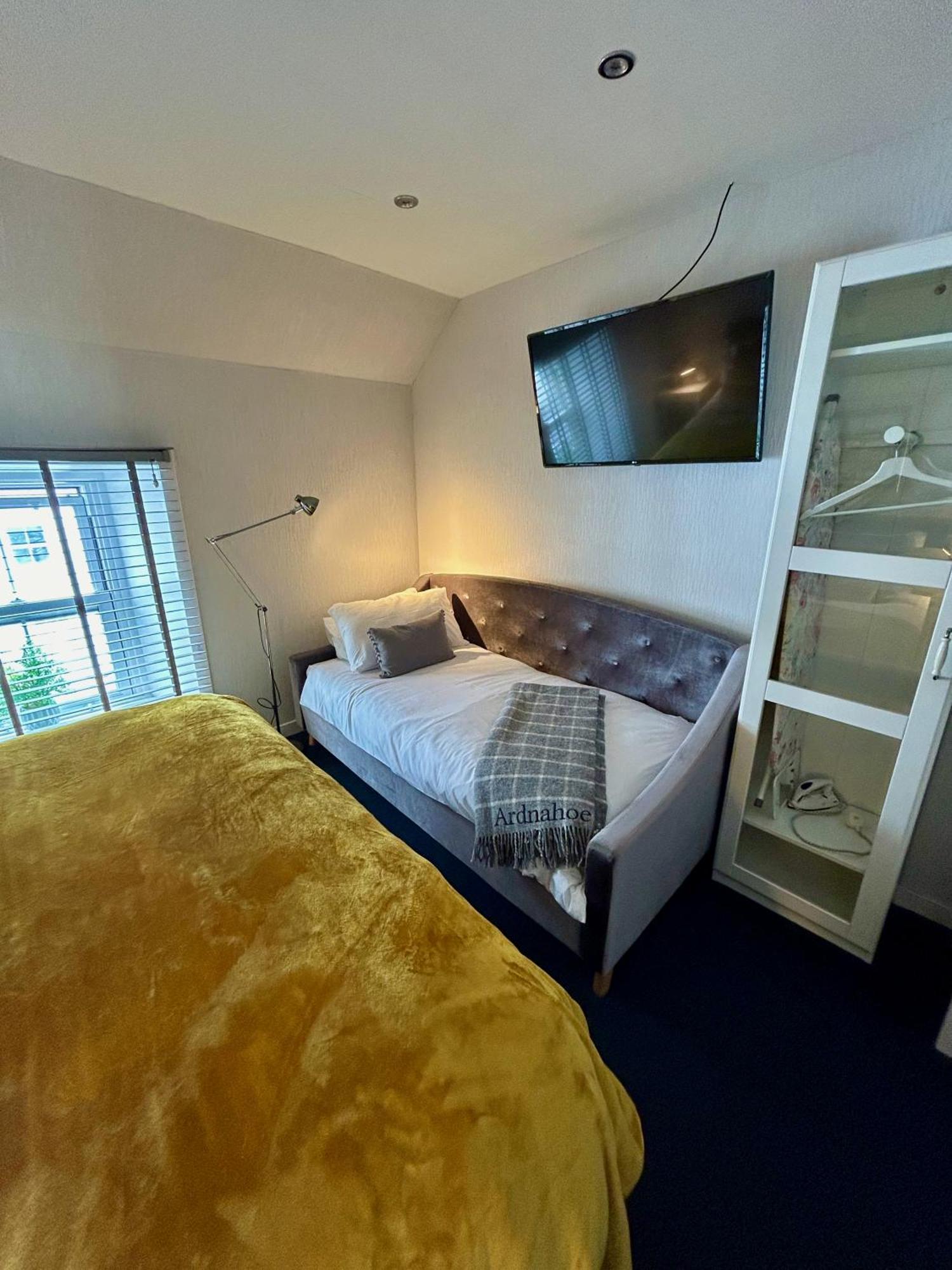 Lochindaal Hotel Port Charlotte Eksteriør billede