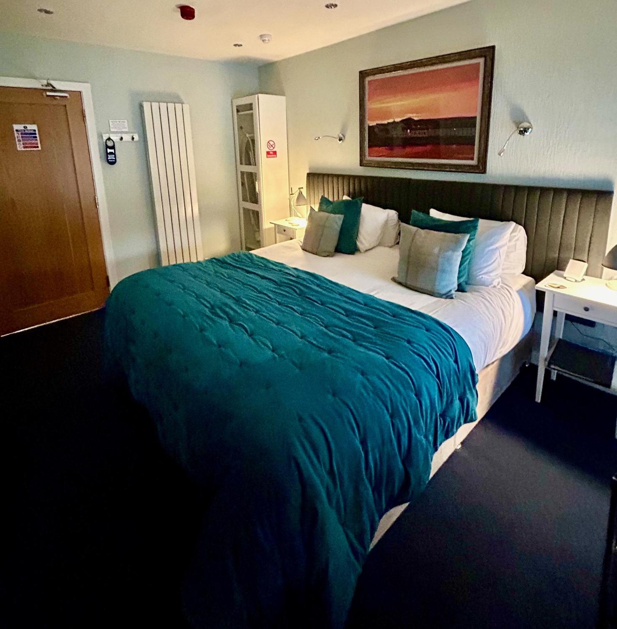 Lochindaal Hotel Port Charlotte Eksteriør billede
