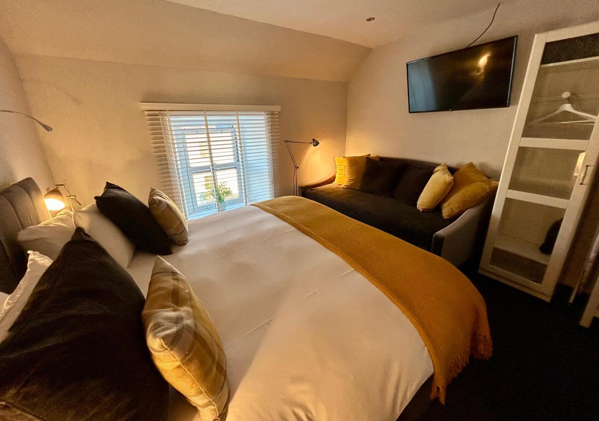 Lochindaal Hotel Port Charlotte Eksteriør billede