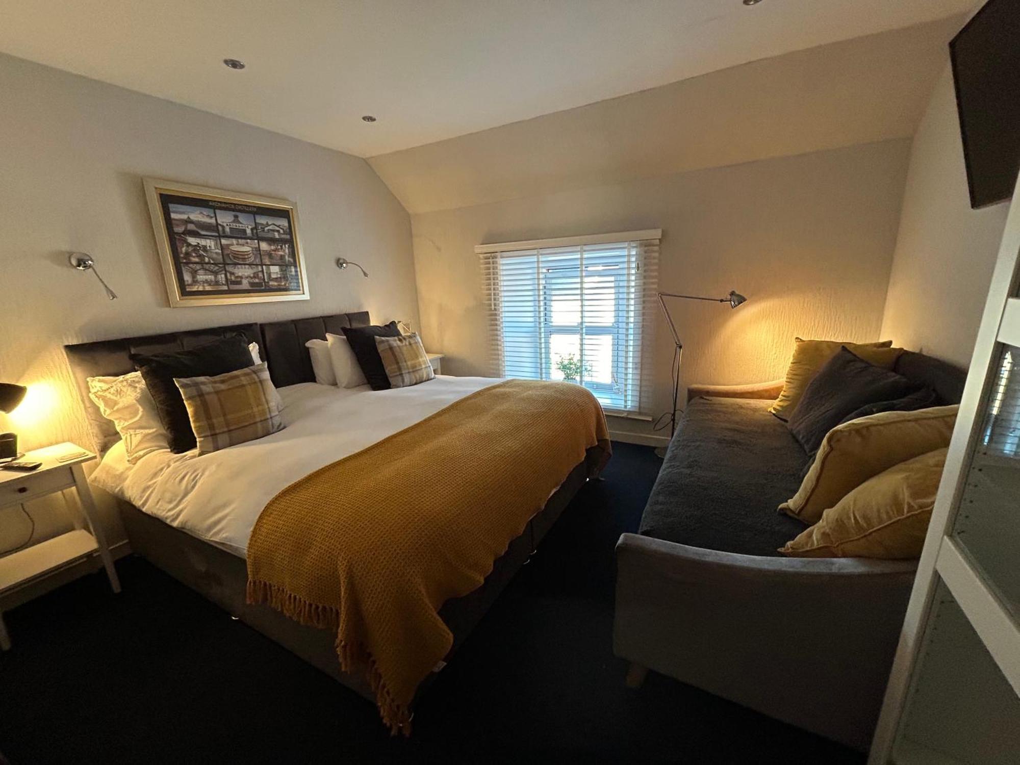 Lochindaal Hotel Port Charlotte Eksteriør billede