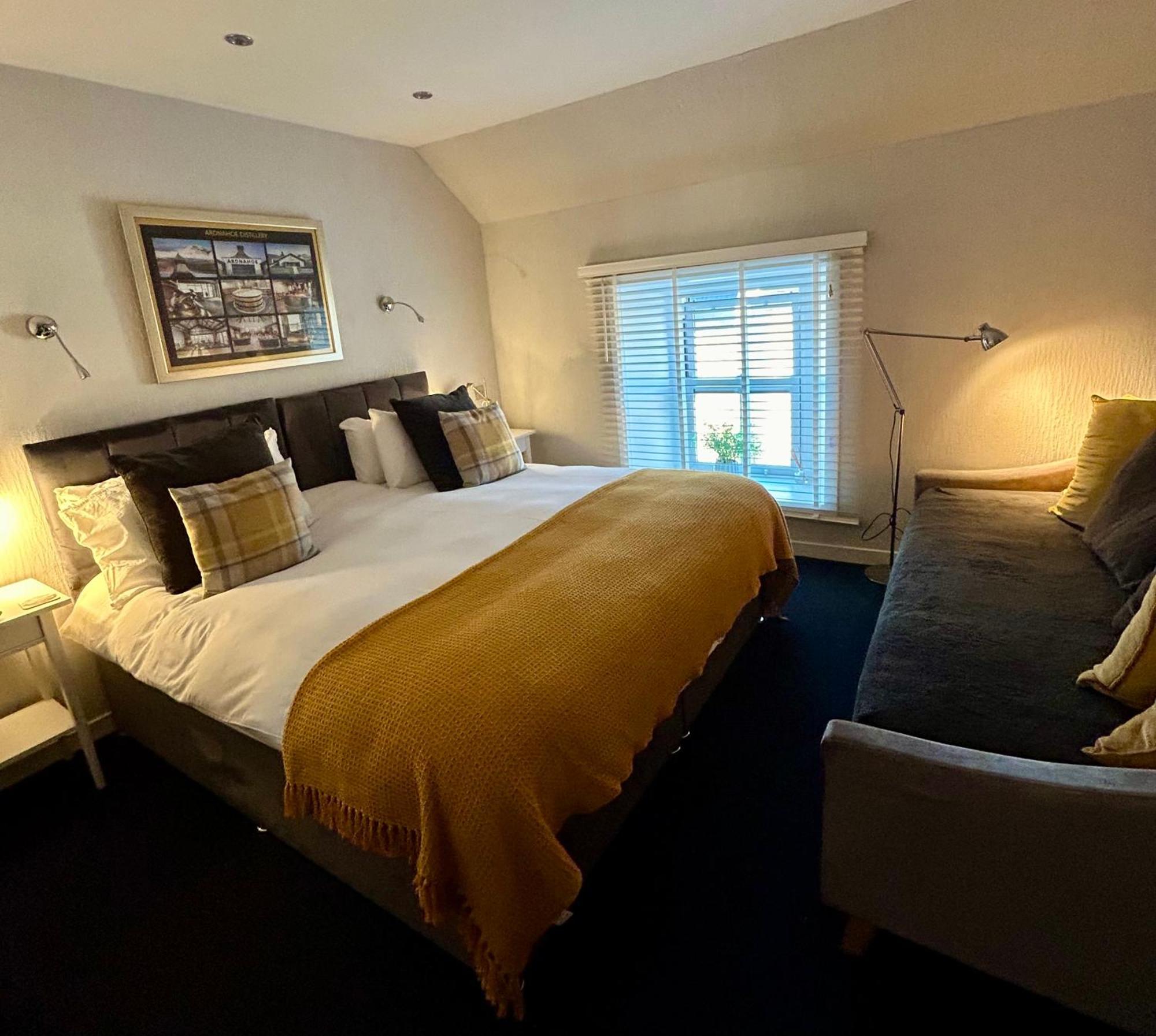 Lochindaal Hotel Port Charlotte Eksteriør billede